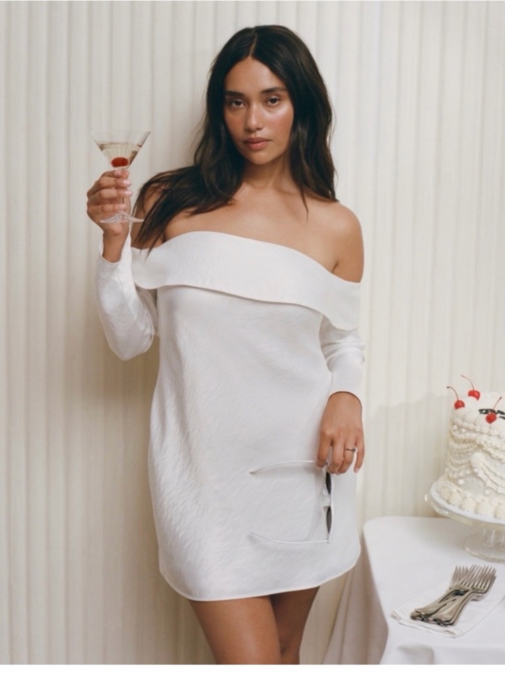 Abercrombie & Fitch White Off-Shoulder Satin Mini Dress - Picture 2 of 6